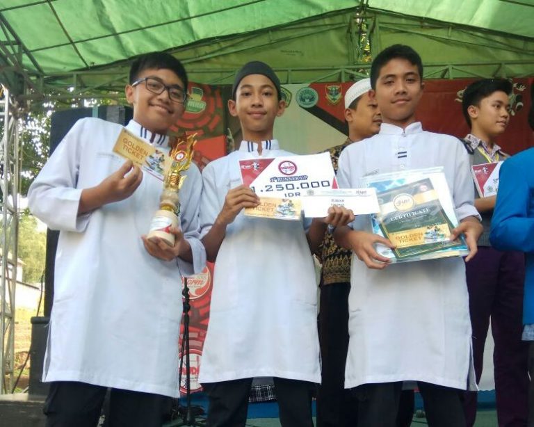 Siswa SMP Ar Rohmah Juara 2 Olimpiade Bahasa Inggris Se Jawa Timur