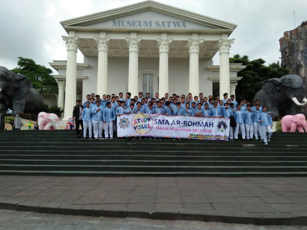 Studi Visual Siswa SMA Ar Rohmah Ke Jatim Park 3 study visual jatim park