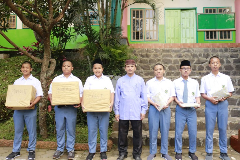 Penghargaan Siswa Berprestasi MASTASIS 1