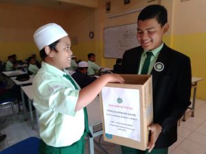 Semangat #Aksi Peduli Lombok# SMP Ar-Rohmah 12 Aksi Peduli Lombok 12
