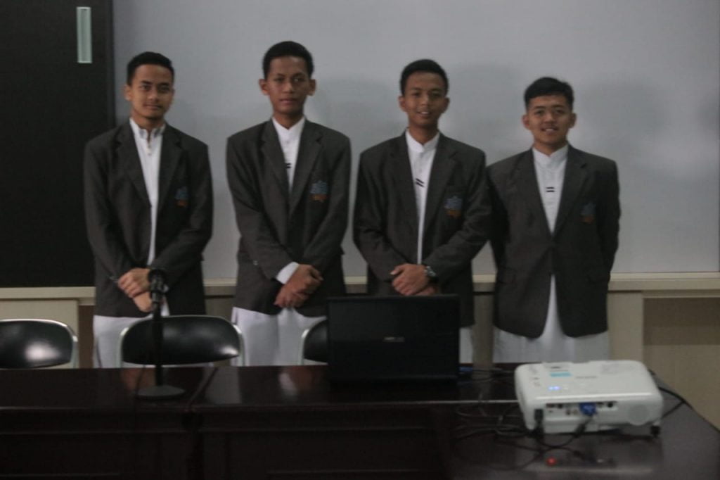 Empat Siswa SMA Ar Rohmah Mengikuti Penyegaran Kader Kesehatan Sekolah 5