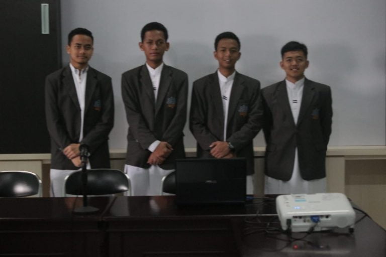 Empat Siswa SMA Ar Rohmah Mengikuti Penyegaran Kader Kesehatan Sekolah