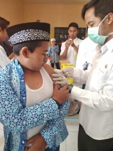 Imunisasi Difteri Di SMP & SMA Ar-Rohmah 8 Imunisasi Difteri Di SMP SMA Ar Rohmah 8