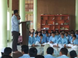 Launching Program Bahasa SMA Ar Rohmah 5 Launching Program Bahasa SMA Ar Rohmah 5
