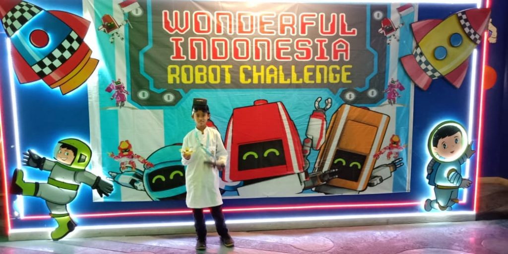 Siswa SMP Ar Rohmah Raih Juara Lomba Drone WIRC Jawa Timur 3 Siswa SMP Ar Rohmah Raih Juara Lomba Drone WIRC Jawa Timur 2
