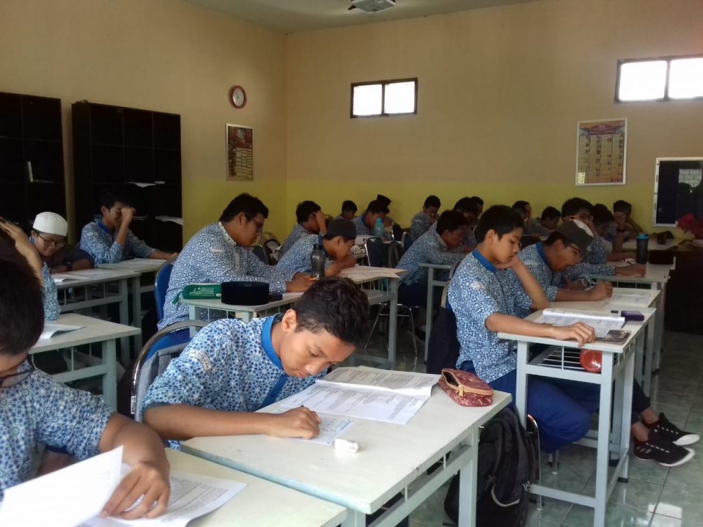 Uji Kompetensi Soal UNBK Kelas IX SMP Ar Rohmah 3 Uji Kompetensi Soal UNBK Kelas IX SMP Ar Rohmah