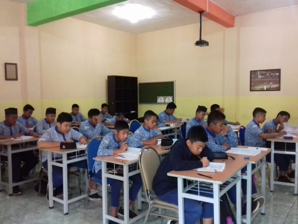 Uji Kompetensi Soal UNBK Kelas IX SMP Ar Rohmah 2 Uji Kompetensi Soal UNBK Kelas IX SMP Ar Rohmah 2