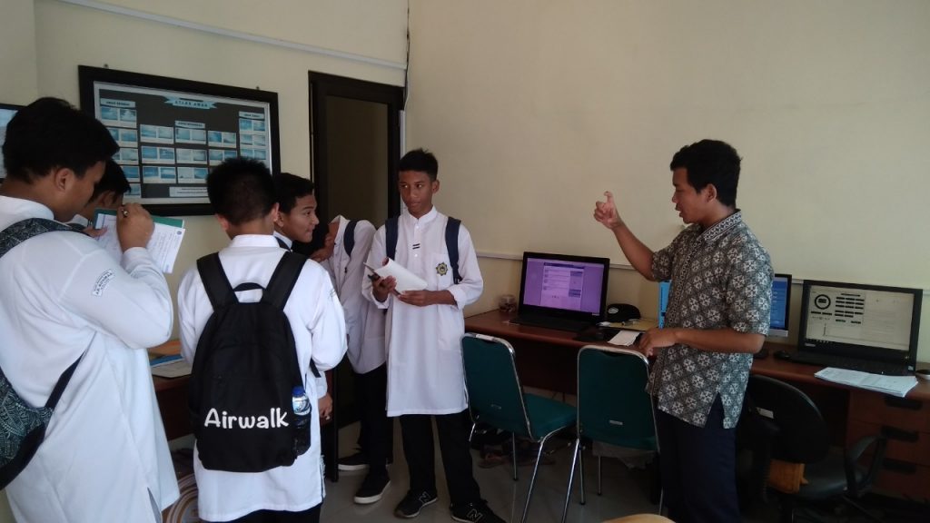 Outdoor Study Tim OSN SMA Ar Rohmah 2