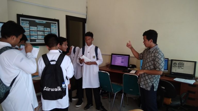 Outdoor Study Tim OSN SMA Ar Rohmah