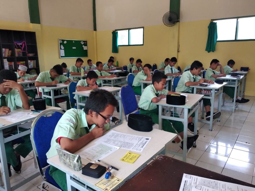 Ujian Akhir Semester Ganjil SMP SMA Ar Rohmah 2
