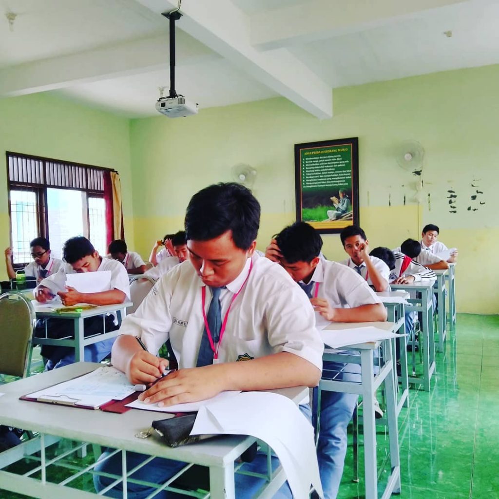 Ujian Akhir Semester Ganjil SMP SMA Ar Rohmah 3
