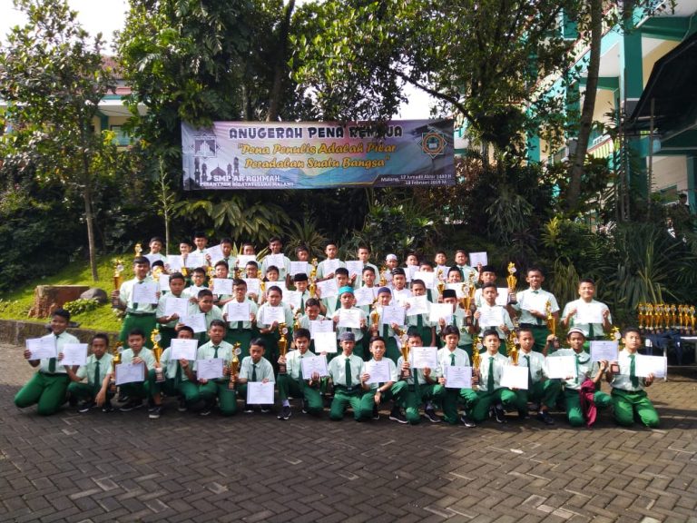 Anugerah Pena Remaja: Upaya Membangun Budaya Literasi Di SMP Ar Rohmah