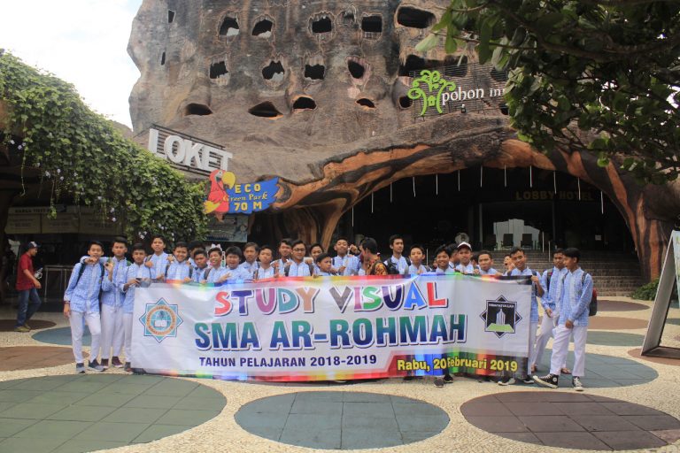 Outing Class SMA Ar Rohmah “Belajar Sambil Rekreasi”
