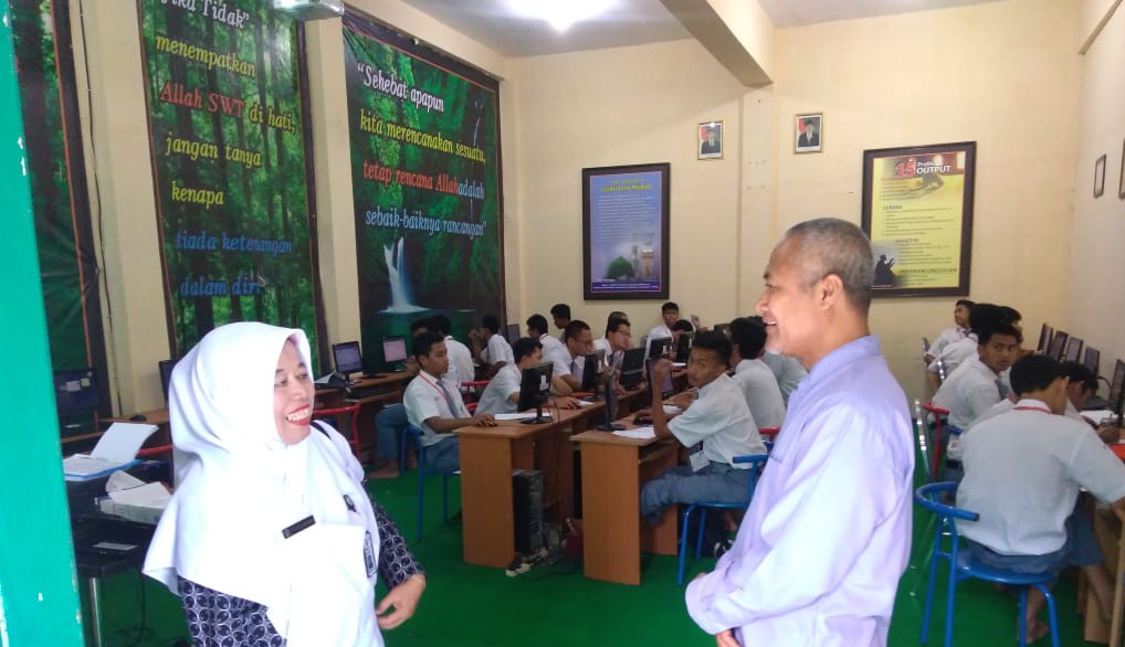 Siswa kelas 12 SMA Ar Rohmah mengikuti USP 3 Siswa kelas 12 SMA Ar Rohmah mengikuti USP