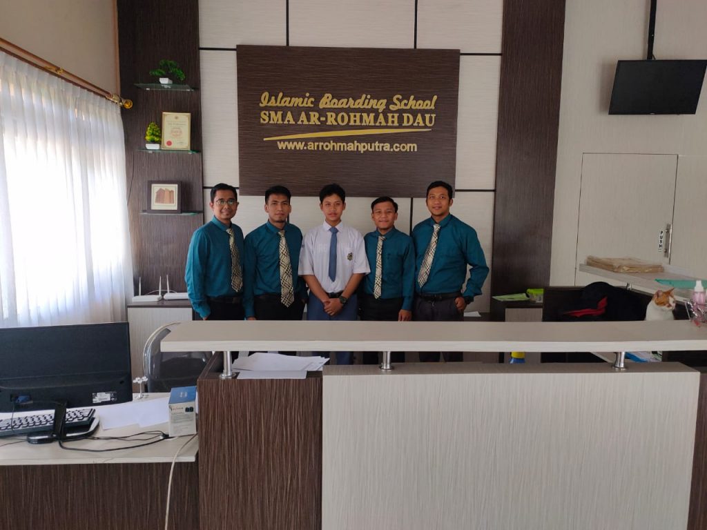 SMA Ar Rohmah Putra Malang Bilingual School Raih Prestasi Gemilang Nasional di bidang Bahasa Internasional Inggris tahun 2020 2