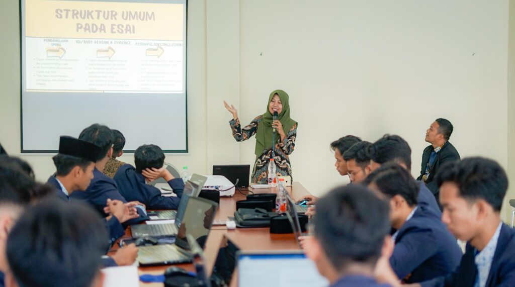 Sukses Studi Lanjut ke Luar Negeri, SMA Ar-Rohmah Putra Gelar Workshop "Essay Writing & Motivation Letter" 11 Sukses Studi Lanjut ke Luar Negeri, SMA Ar-Rohmah Putra Gelar Workshop "Essay Writing & Motivation Letter"