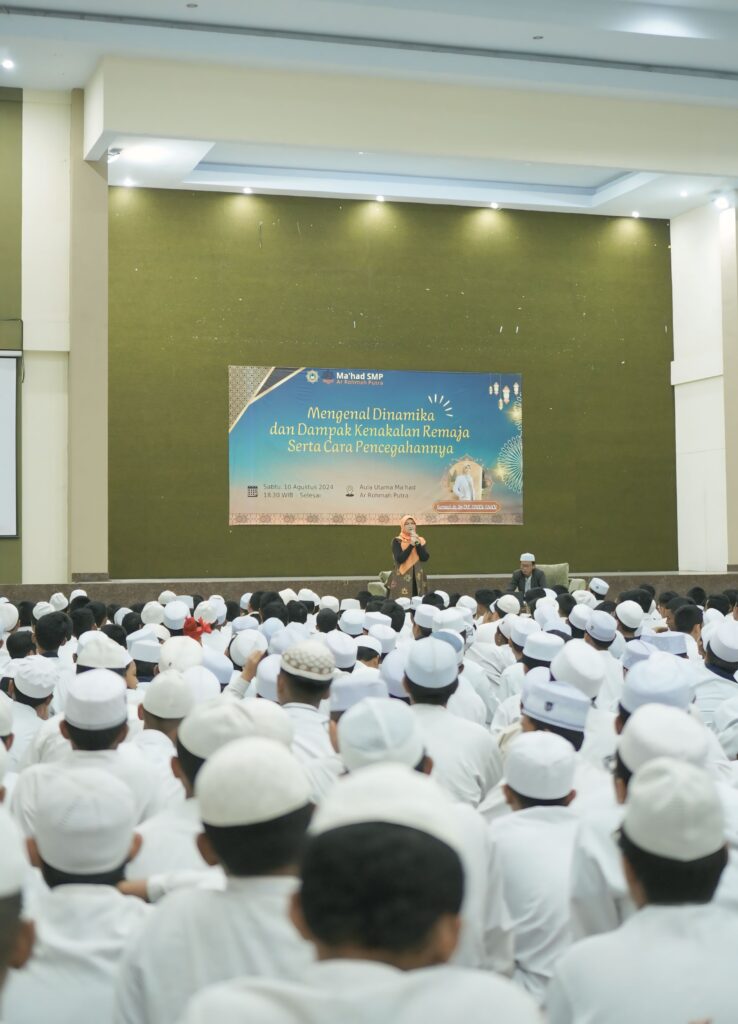 Cegah Bullying, Ar-Rohmah Putra Gelar Seminar Dampak Kenakalan Remaja dan Pencegahannya