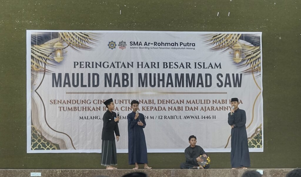SMA Ar-Rohmah Putra Gelar Peringatan Maulid Nabi Muhammad SAW 17 SMA Ar-Rohmah Putra Gelar Peringatan Maulid Nabi Muhammad SAW