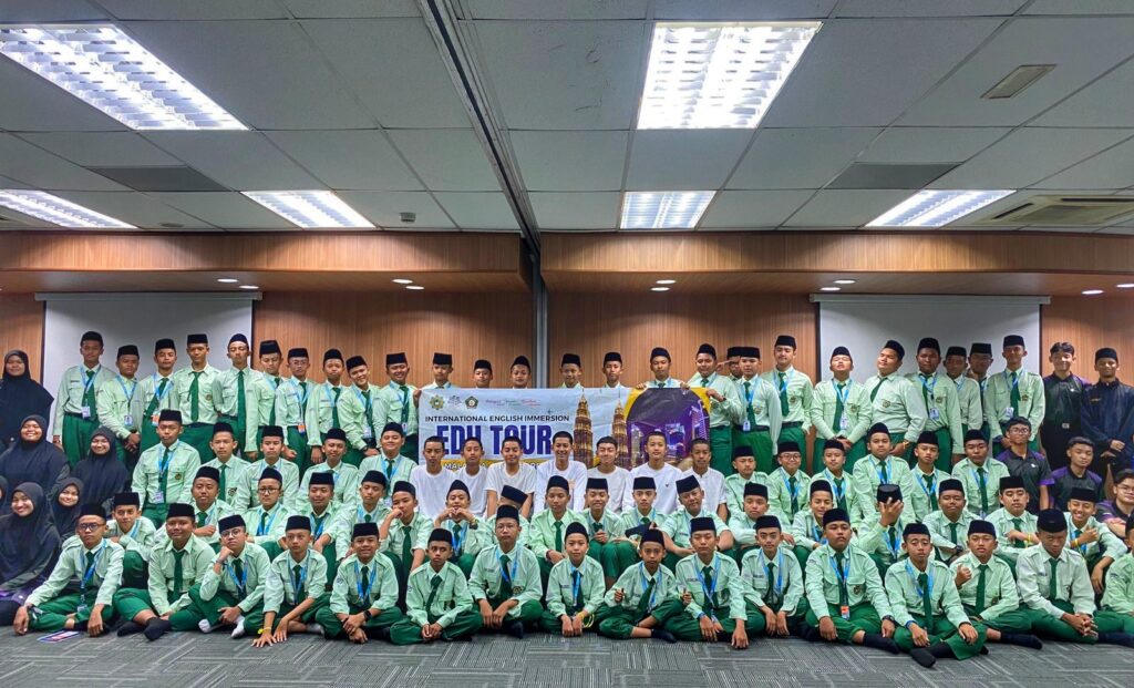 Perkuat Kemampuan Bahasa Asing, SMP Ar-Rohmah Putra Gandeng Kolej Permata Insan Malaysia 4 Perkuat Kemampuan Bahasa Asing, SMP Ar-Rohmah Putra Gandeng Kolej Permata Insan Malaysia