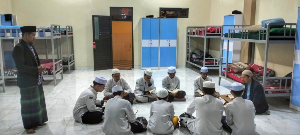 Supervisi Pembelajaran Al Qur’an, Kepesantrenan SMA Ar Rohmah Putra Bertekad Lahirkan Generasi Qur’ani
