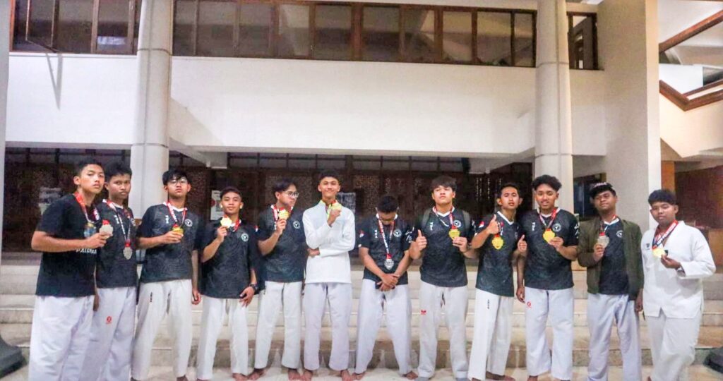 Hebat! 13 Santri SMA Ar-Rohmah Putra Raih Medali Emas di Kejuaraan Taekwondo KBPP Polri Jatim Cup ke-2