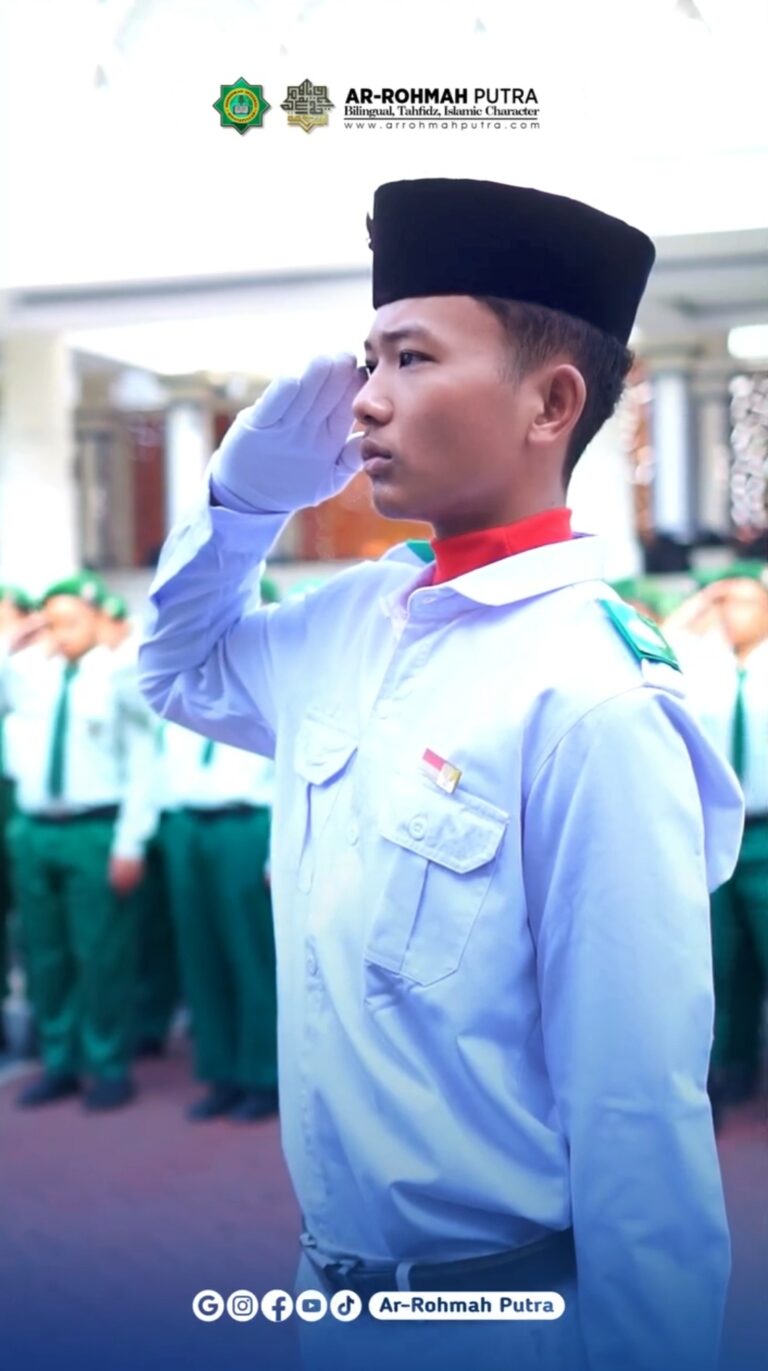 Ar-Rohmah Putra Gelar Upacara Peringatan Hari Pahlawan