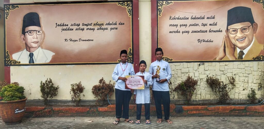 Tiga Santri SMP Ar-Rohmah Putra Raih Juara Lomba Cerdas Cermas Islam Se-Jawa Timur