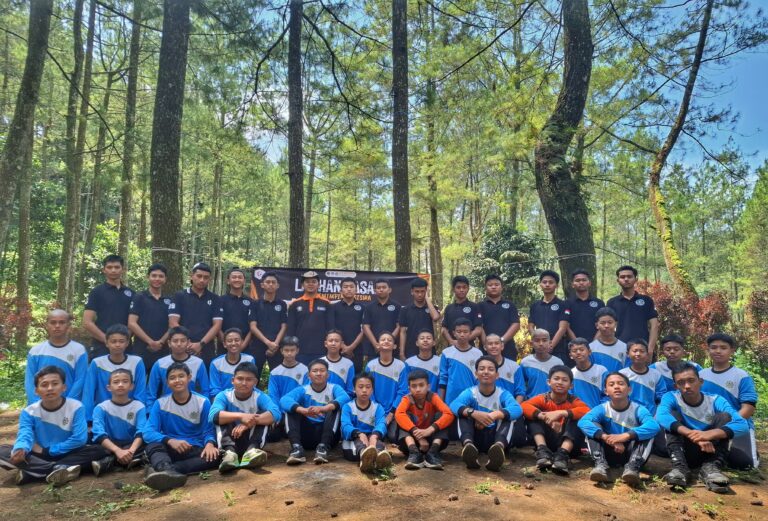 LDKS di Bedengan, SMP Ar-Rohmah Putra Gembleng Calon Pemimpin Masa Depan
