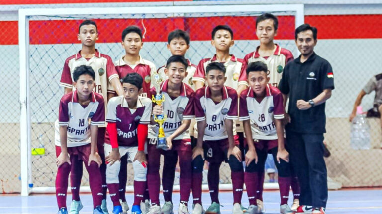 Buktikan Santri Berprestasi, SPARTA FC Sabet Juara 2 Kejuaraan Futsal Malang 2025